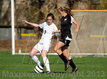 Thumbnail 3 in Mullen vs. Montrose (CHSAA 4A 2nd Round Playoff) photogallery.