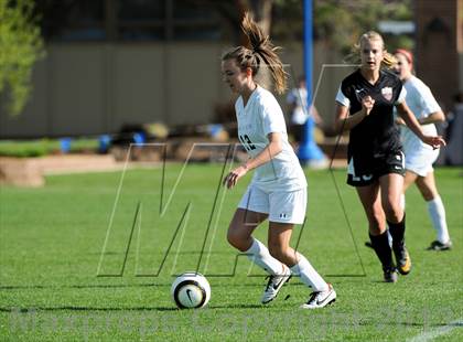Thumbnail 3 in Mullen vs. Montrose (CHSAA 4A 2nd Round Playoff) photogallery.