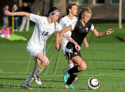Thumbnail 3 in Mullen vs. Montrose (CHSAA 4A 2nd Round Playoff) photogallery.