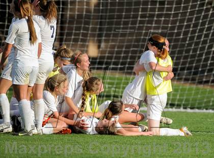 Thumbnail 2 in Mullen vs. Montrose (CHSAA 4A 2nd Round Playoff) photogallery.