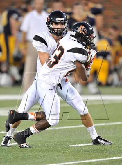 Thumbnail 1 in Highland Park vs. Aledo (Tom Landry Classic) photogallery.