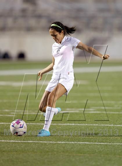 Thumbnail 3 in Cedar Ridge vs Hendrickson (UIL 5A Region 2 Regional Quarterfinal) photogallery.