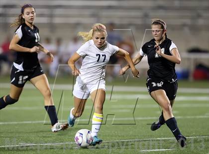 Thumbnail 3 in Cedar Ridge vs Hendrickson (UIL 5A Region 2 Regional Quarterfinal) photogallery.