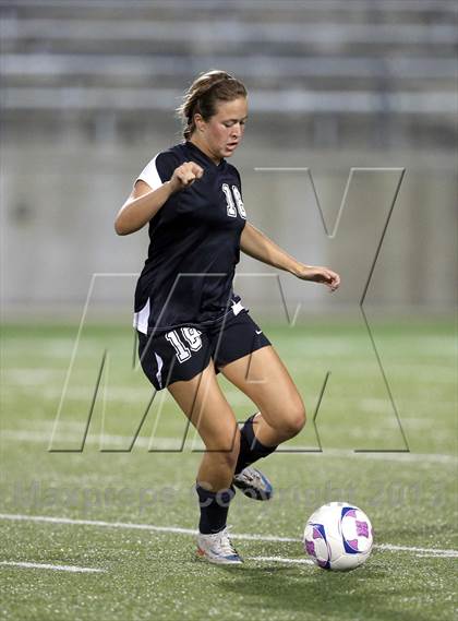 Thumbnail 3 in Cedar Ridge vs Hendrickson (UIL 5A Region 2 Regional Quarterfinal) photogallery.