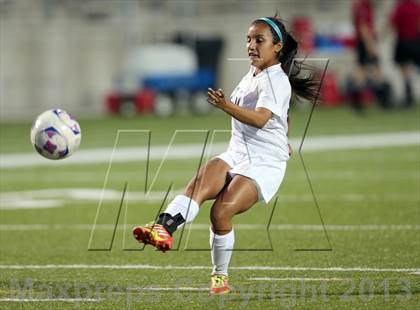 Thumbnail 2 in Cedar Ridge vs Hendrickson (UIL 5A Region 2 Regional Quarterfinal) photogallery.