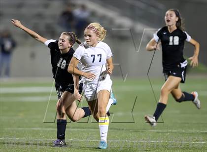 Thumbnail 2 in Cedar Ridge vs Hendrickson (UIL 5A Region 2 Regional Quarterfinal) photogallery.