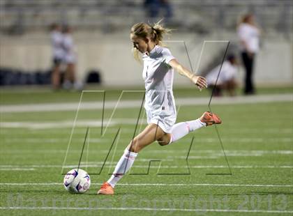 Thumbnail 3 in Cedar Ridge vs Hendrickson (UIL 5A Region 2 Regional Quarterfinal) photogallery.