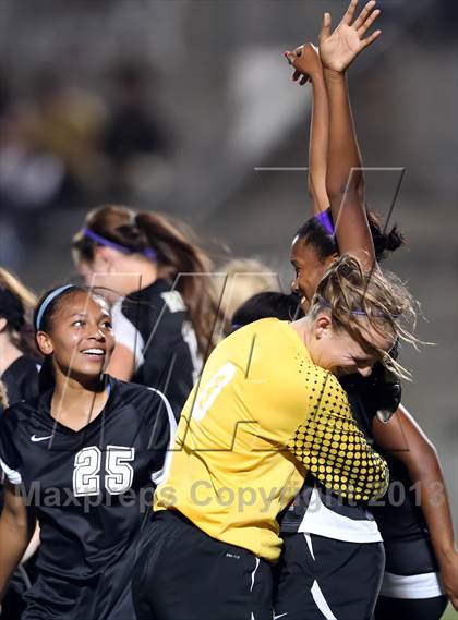 Thumbnail 2 in Cedar Ridge vs Hendrickson (UIL 5A Region 2 Regional Quarterfinal) photogallery.