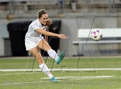 Thumbnail 3 in Cedar Ridge vs Hendrickson (UIL 5A Region 2 Regional Quarterfinal) photogallery.