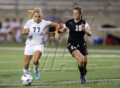 Thumbnail 2 in Cedar Ridge vs Hendrickson (UIL 5A Region 2 Regional Quarterfinal) photogallery.