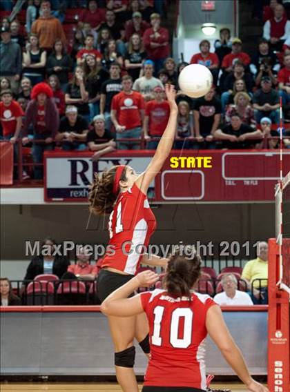 Thumbnail 3 in Cardinal Gibbons vs. North Iredell (NCHSAA 3A Final) photogallery.