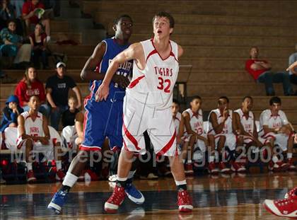 Thumbnail 1 in Belton vs. Midway (Georgetown Jack Frost Invitational) photogallery.