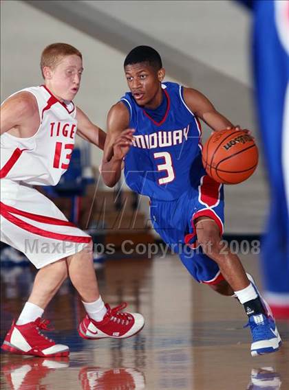 Thumbnail 2 in Belton vs. Midway (Georgetown Jack Frost Invitational) photogallery.