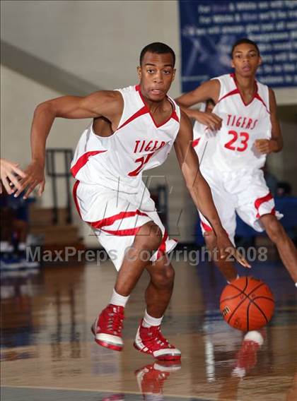 Thumbnail 1 in Belton vs. Midway (Georgetown Jack Frost Invitational) photogallery.