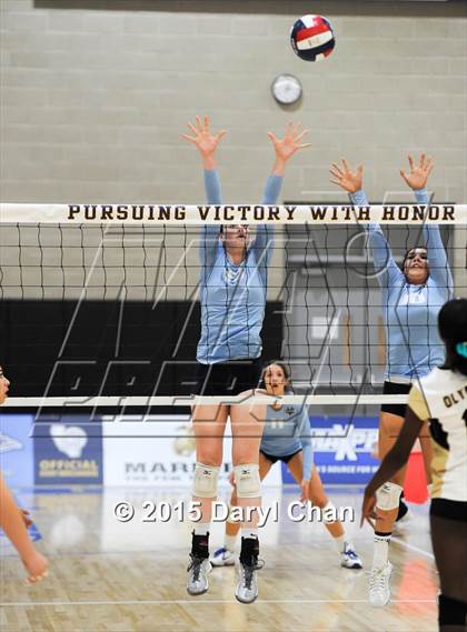 Thumbnail 1 in Valley Christian vs. Olympian (CIF State D3 Final) photogallery.