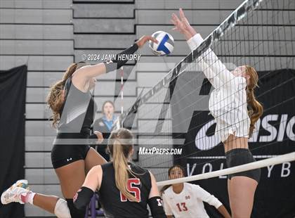 Thumbnail 1 in Mater Dei @ Marist (Durango Fall Classic) photogallery.
