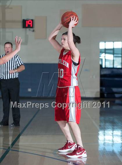 Thumbnail 2 in Rancho Bernardo vs Mundelein (So Cal Holiday Prep Classic) photogallery.