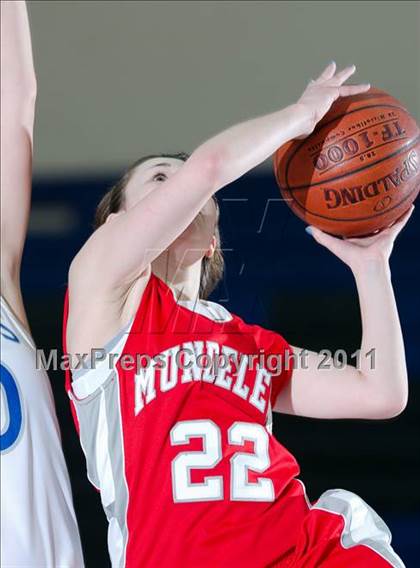 Thumbnail 3 in Rancho Bernardo vs Mundelein (So Cal Holiday Prep Classic) photogallery.
