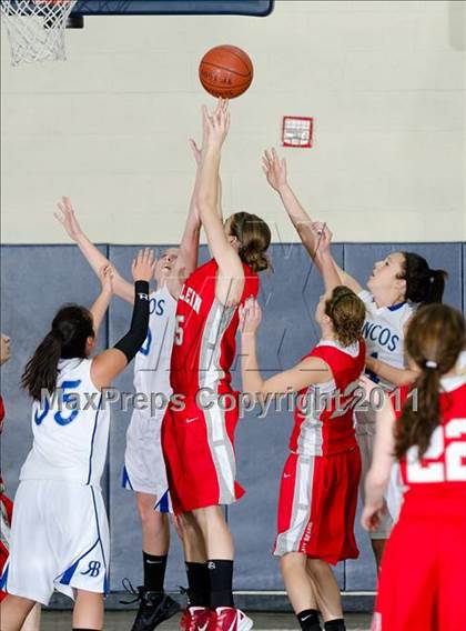 Thumbnail 3 in Rancho Bernardo vs Mundelein (So Cal Holiday Prep Classic) photogallery.