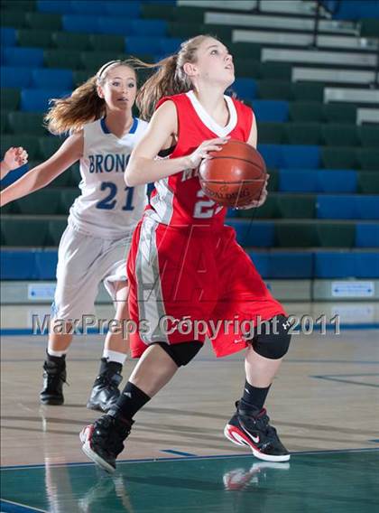 Thumbnail 3 in Rancho Bernardo vs Mundelein (So Cal Holiday Prep Classic) photogallery.