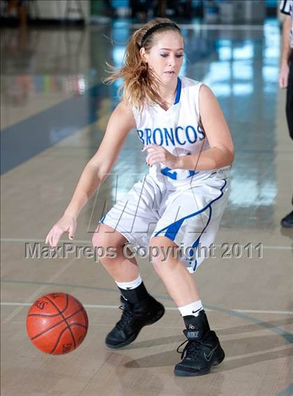 Thumbnail 3 in Rancho Bernardo vs Mundelein (So Cal Holiday Prep Classic) photogallery.