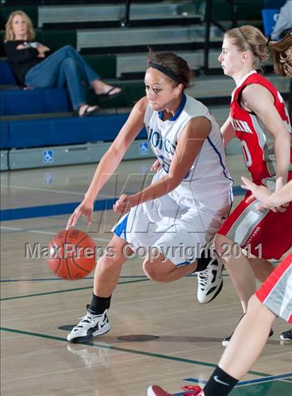 Thumbnail 3 in Rancho Bernardo vs Mundelein (So Cal Holiday Prep Classic) photogallery.