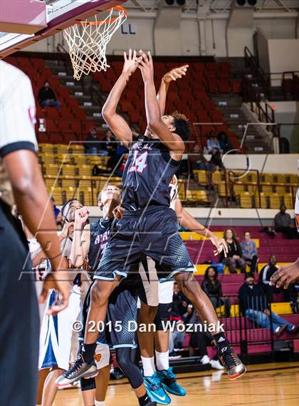 Thumbnail 2 in Hirschi vs. Hampton Prep (Fantasy of Lights) photogallery.