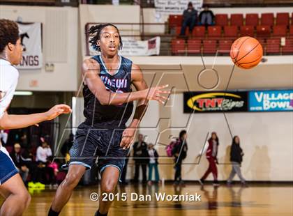 Thumbnail 3 in Hirschi vs. Hampton Prep (Fantasy of Lights) photogallery.