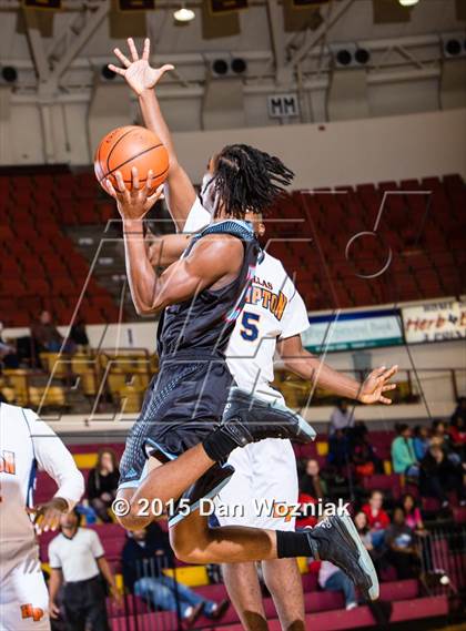 Thumbnail 3 in Hirschi vs. Hampton Prep (Fantasy of Lights) photogallery.