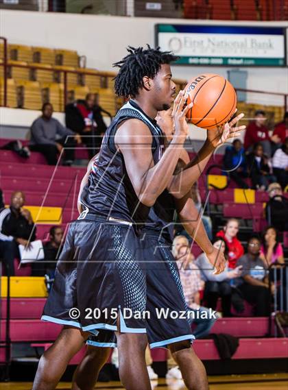 Thumbnail 3 in Hirschi vs. Hampton Prep (Fantasy of Lights) photogallery.