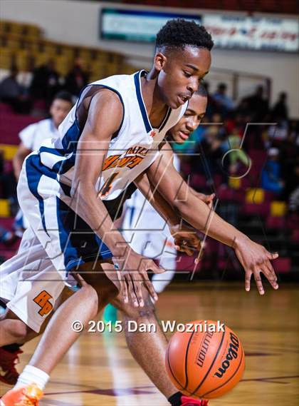 Thumbnail 3 in Hirschi vs. Hampton Prep (Fantasy of Lights) photogallery.