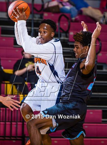 Thumbnail 1 in Hirschi vs. Hampton Prep (Fantasy of Lights) photogallery.