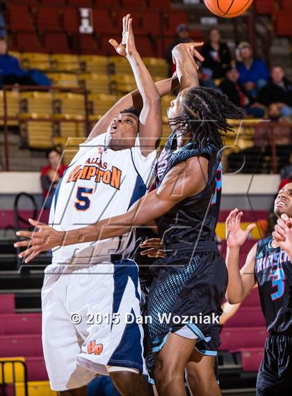 Thumbnail 3 in Hirschi vs. Hampton Prep (Fantasy of Lights) photogallery.