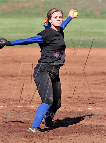 Thumbnail 2 in South-Doyle vs William Blount  (Foothills Classic) photogallery.