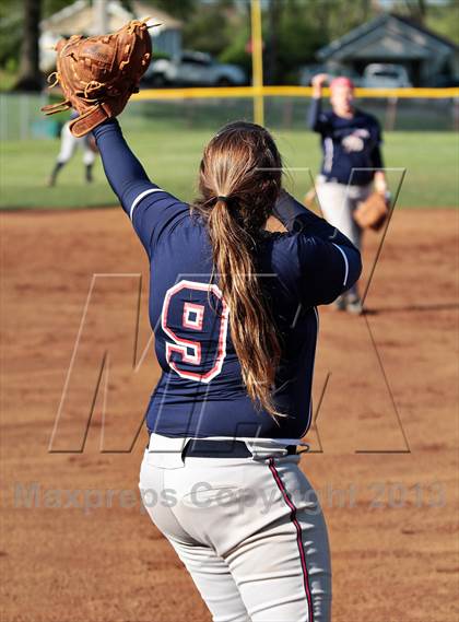 Thumbnail 3 in South-Doyle vs William Blount  (Foothills Classic) photogallery.