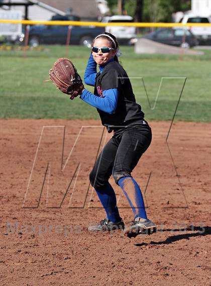 Thumbnail 2 in South-Doyle vs William Blount  (Foothills Classic) photogallery.