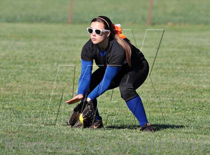 Thumbnail 3 in South-Doyle vs William Blount  (Foothills Classic) photogallery.