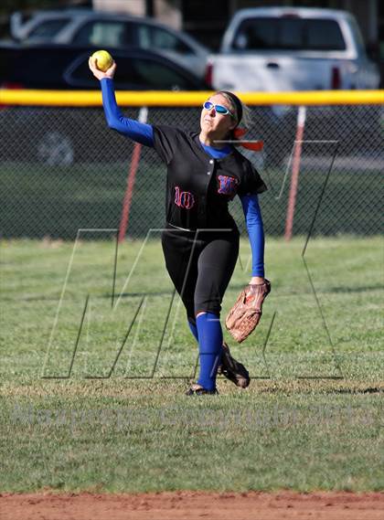 Thumbnail 2 in South-Doyle vs William Blount  (Foothills Classic) photogallery.