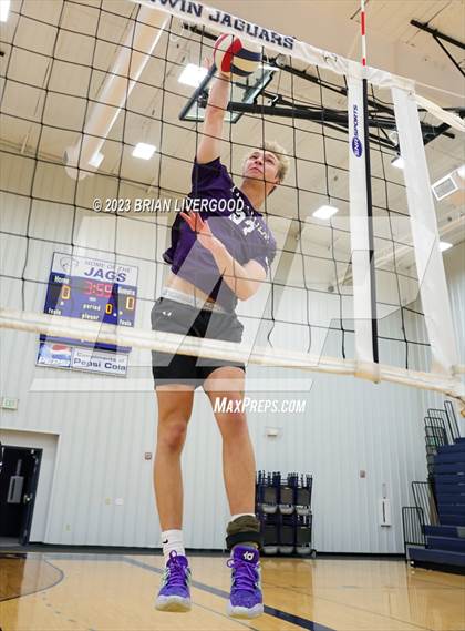 Thumbnail 3 in Discovery Canyon vs. Bear Creek photogallery.