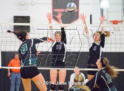 Thumbnail 1 in John Jay vs.Yorktown (Section 1 Class A Final) photogallery.