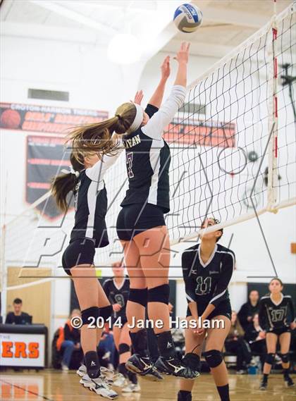 Thumbnail 1 in John Jay vs.Yorktown (Section 1 Class A Final) photogallery.
