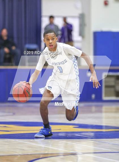 Thumbnail 2 in Clovis East vs. El Capitan (Clovis Elks Tournament) photogallery.