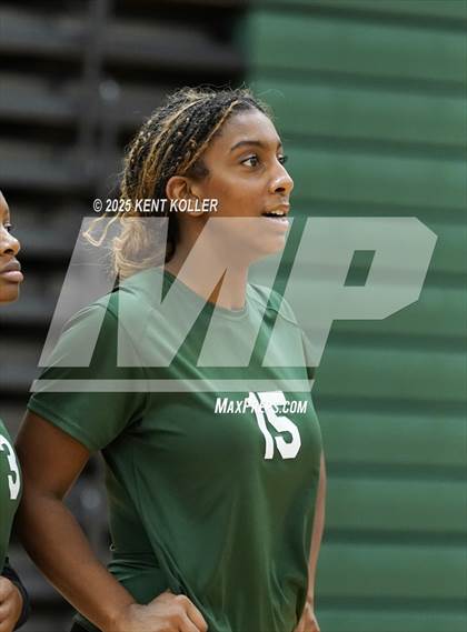 Thumbnail 1 in Notre Dame Prep vs. Cass Tech (Notre Dame Prep Quad) photogallery.
