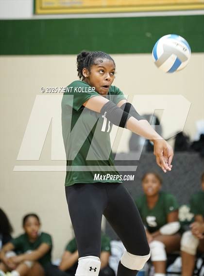 Thumbnail 1 in Notre Dame Prep vs. Cass Tech (Notre Dame Prep Quad) photogallery.