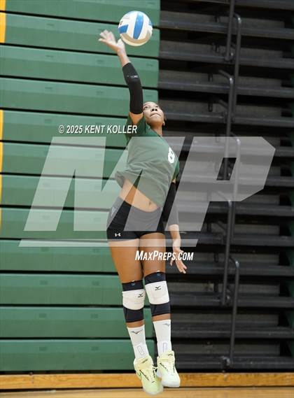 Thumbnail 3 in Notre Dame Prep vs. Cass Tech (Notre Dame Prep Quad) photogallery.