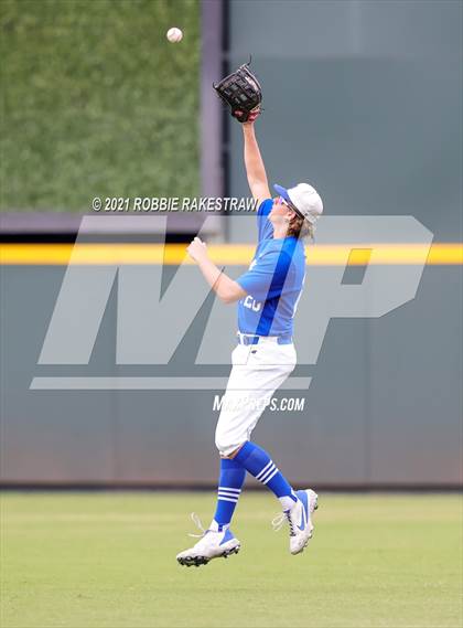 Thumbnail 3 in Barbers Hill vs. Hallsville (UIL 5A Final) photogallery.