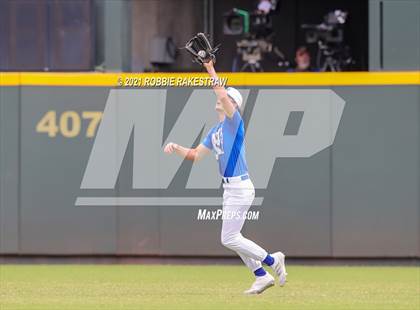 Thumbnail 2 in Barbers Hill vs. Hallsville (UIL 5A Final) photogallery.
