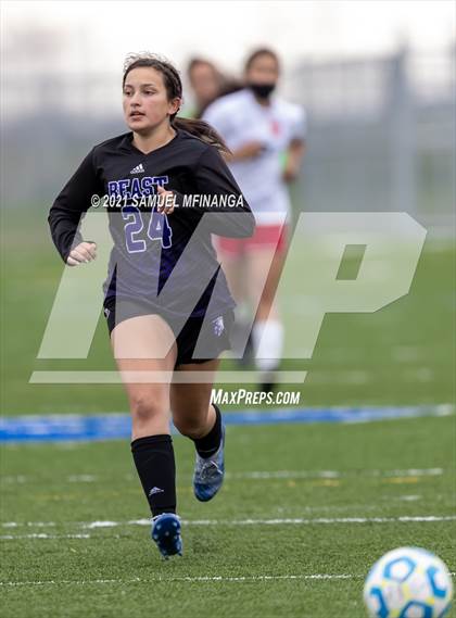 Thumbnail 3 in Omaha South vs. Bellevue East photogallery.