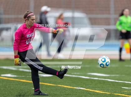 Thumbnail 2 in Omaha South vs. Bellevue East photogallery.