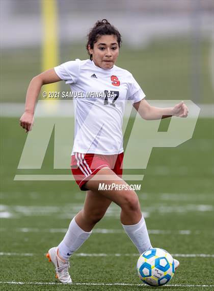 Thumbnail 2 in Omaha South vs. Bellevue East photogallery.